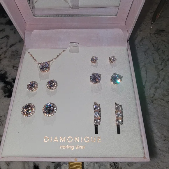 Diamonique Rose Gold Jewelry Set with Sparkling Stones - Picture 2 of 2